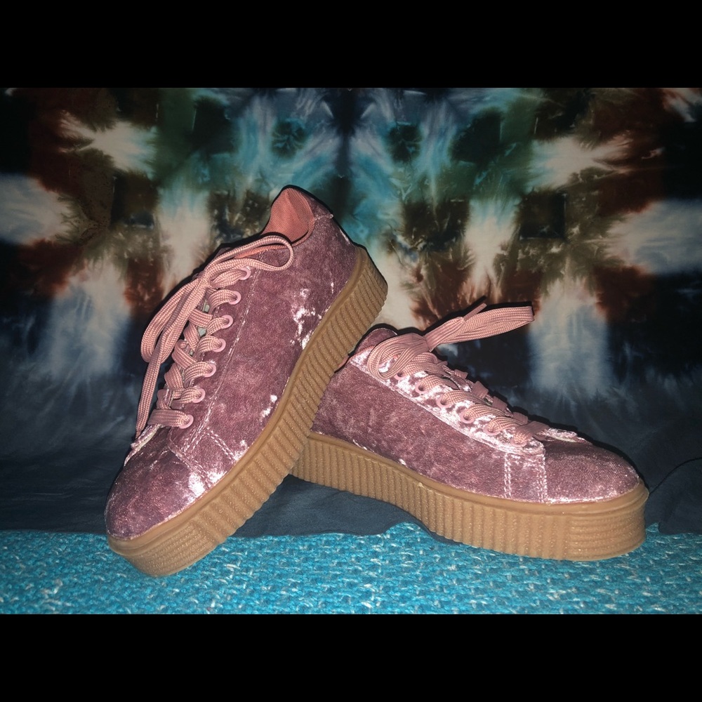 Velvet shoes